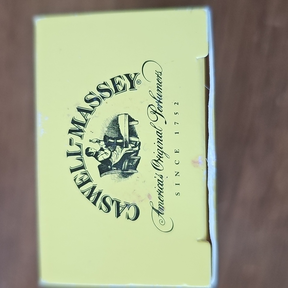 NIB Caswell-Massey Vintage Almond Cold Cream Soap Travel Size - Picture 5 of 7